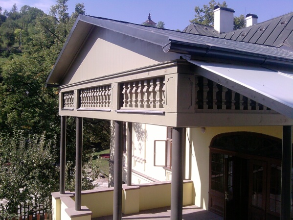 Zadná terasa Hlavného Banského úradu v Banskej Štiavnici (pôvodný stav - stav po rekonštrukcii)